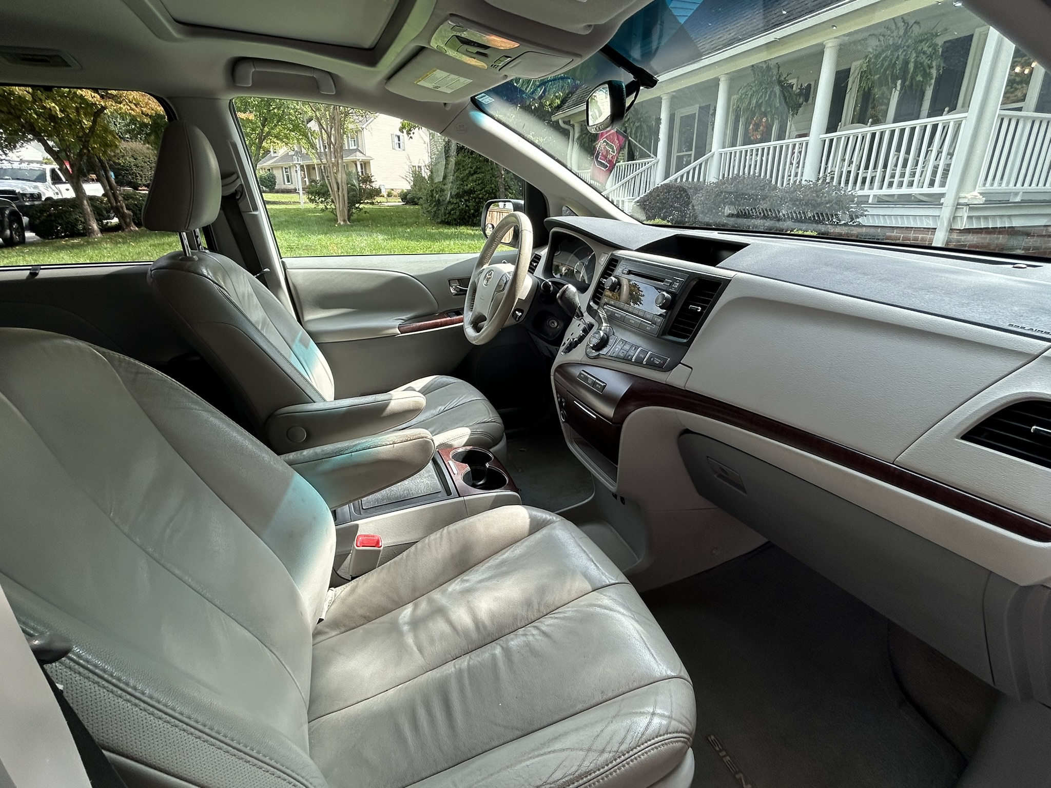 Used 2011 Toyota Sienna XLE FWD image 20