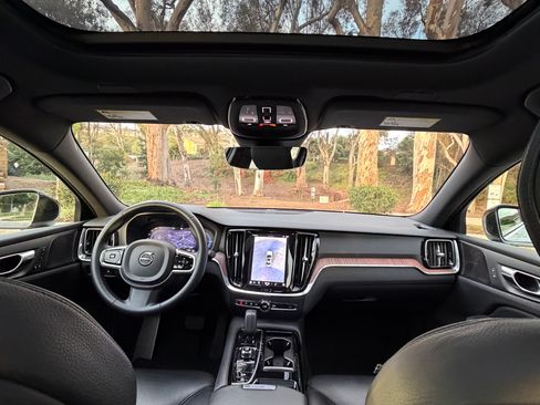 Used 2023 Volvo S60 T8 Plus w/ Climate Package image 8