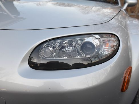 Used 2008 MAZDA MX-5 Miata Grand Touring w/ Premium Pkg image 5