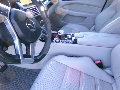 Used 2012 Mercedes-Benz CLS 63 AMG image 10