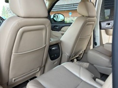 Used 2011 GMC Yukon XL Denali AWD/4WD image 9