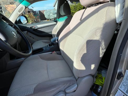 Used 2004 Toyota 4Runner Sport image 19