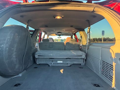 Used 2002 Ford Excursion XLT image 17