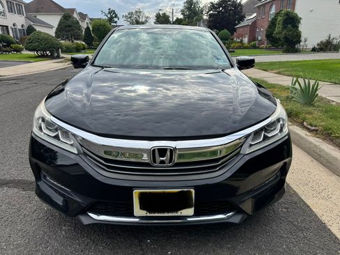 Used 2016 Honda Accord EX image 10