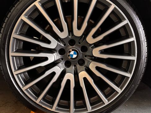 Used 2017 BMW 750i RWD image 31