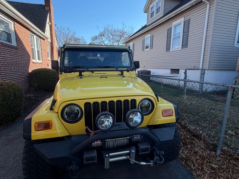Used 2002 Jeep Wrangler X image 2
