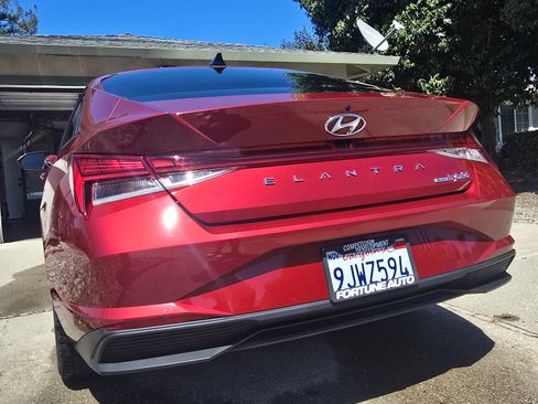 Used 2023 Hyundai Elantra Blue w/ Cargo Package FWD image 5