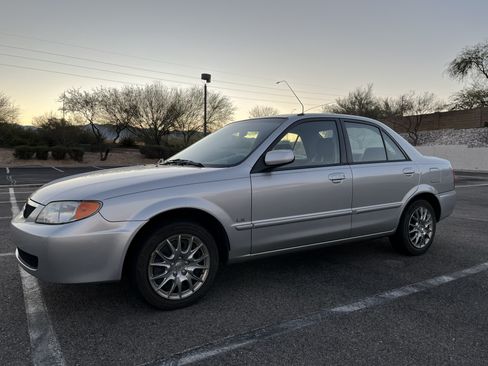 Used 2002 MAZDA Protege LX image 1