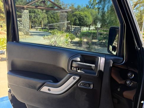 Used 2013 Jeep Wrangler Unlimited Sport image 22