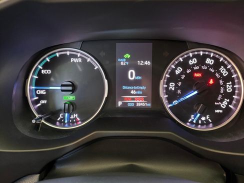 Used 2022 Toyota RAV4 LE AWD/4WD image 13