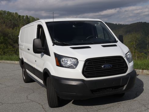 Used 2017 Ford Transit 250 130 Low Roof image 2