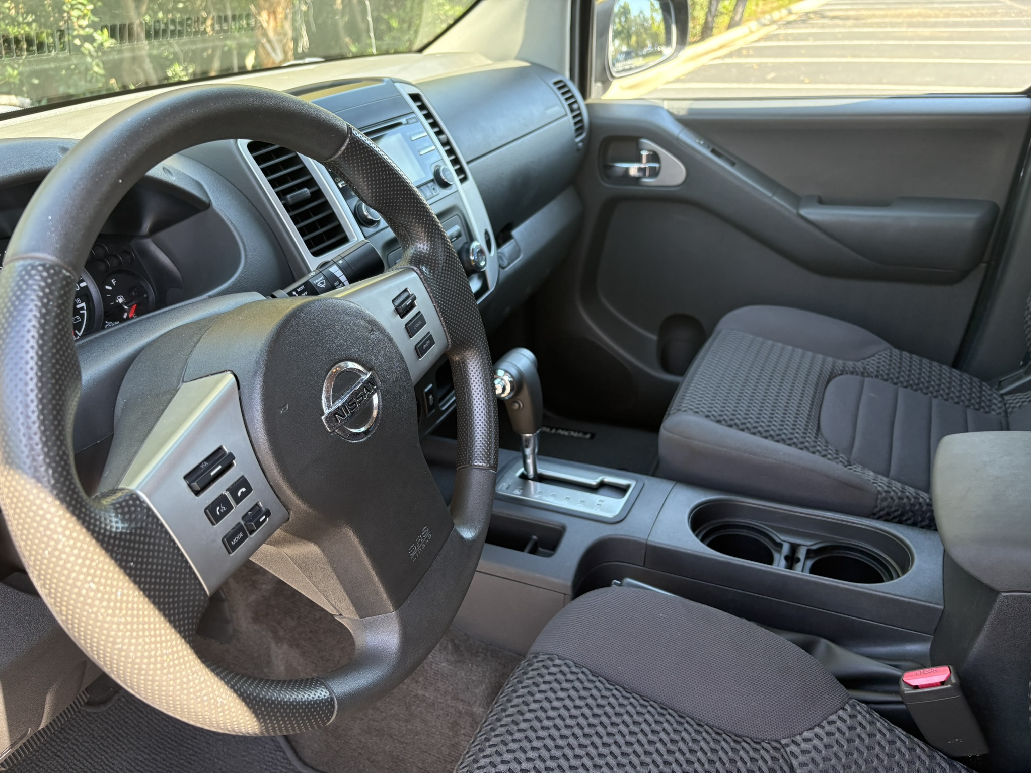 Used 2013 Nissan Frontier SV RWD image 13