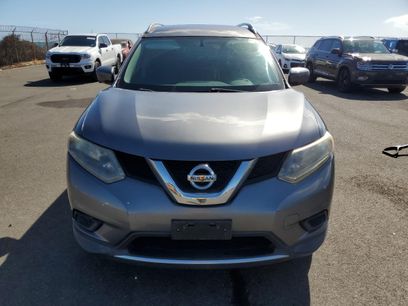 Used 2016 Nissan Rogue SV w/ SV Premium Package