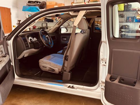 Used 2009 Dodge Dakota Laramie RWD image 11