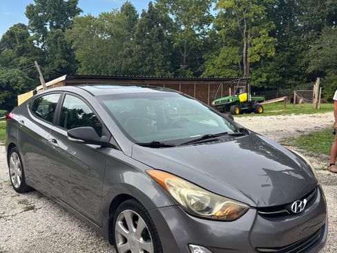 Used 2013 Hyundai Elantra Limited w/ Technology Pkg FWD image 2
