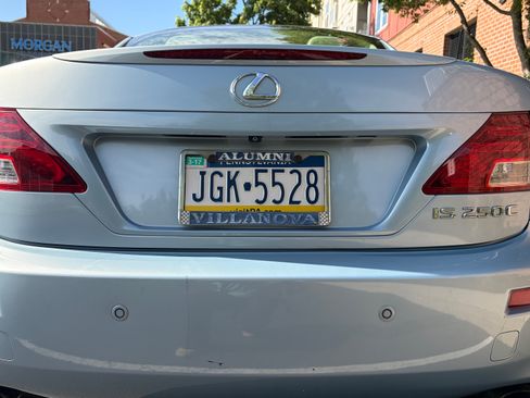 Used 2010 Lexus IS 250C RWD image 14