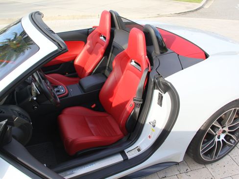 Used 2020 Jaguar F-TYPE R-Dynamic image 4