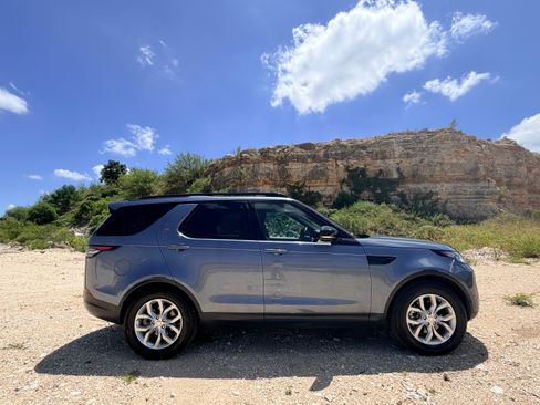Used 2019 Land Rover Discovery SE AWD/4WD image 2