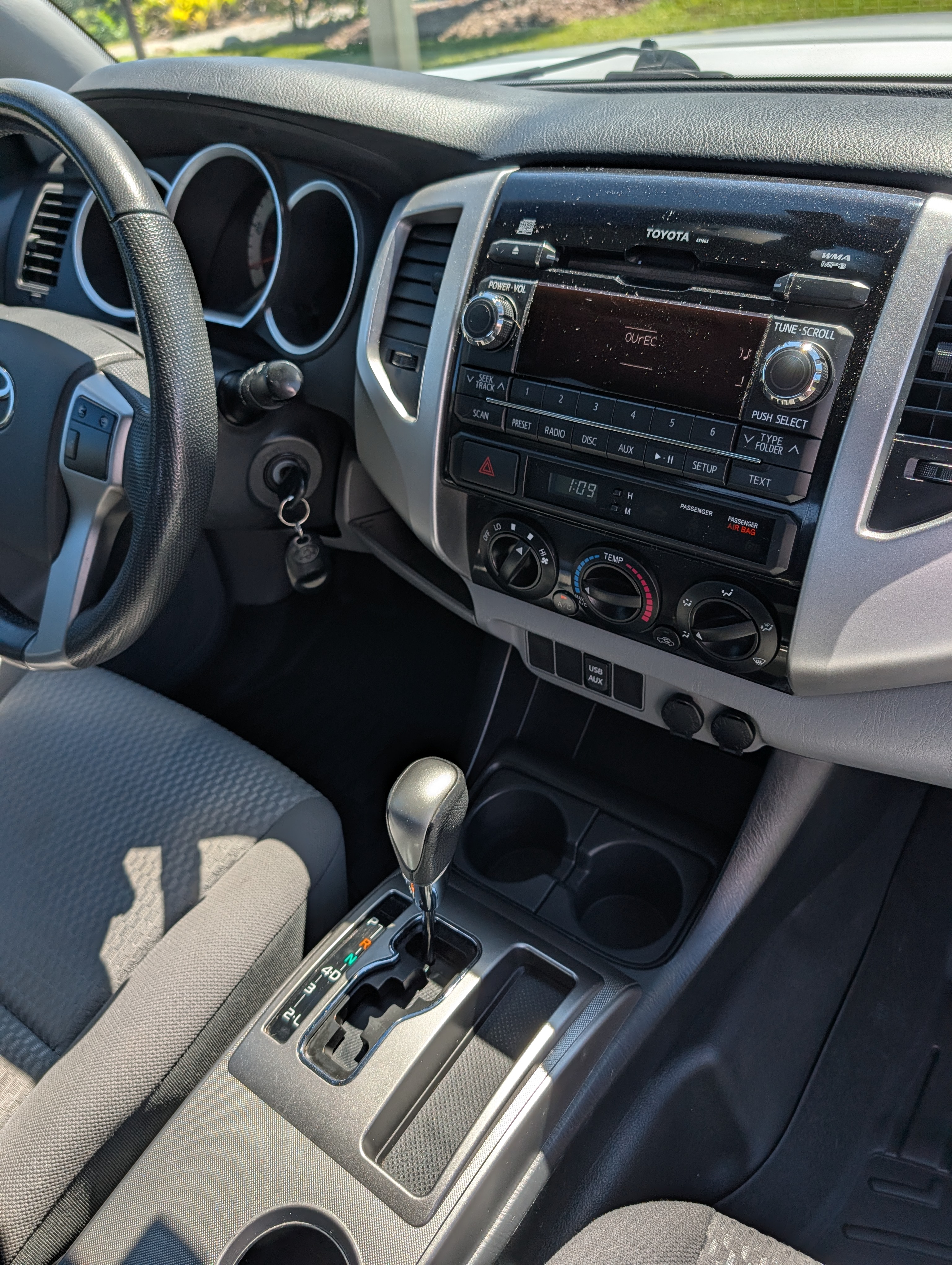 Used 2012 Toyota Tacoma PreRunner w/ SR5 Pkg RWD image 28