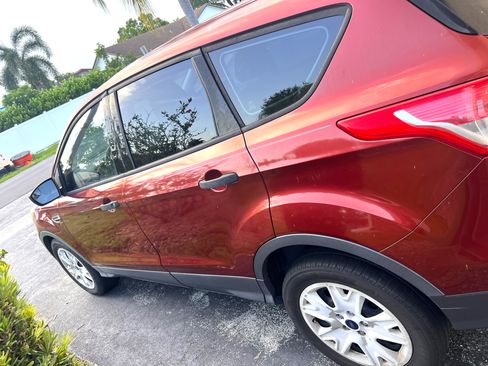Used 2014 Ford Escape S FWD image 4