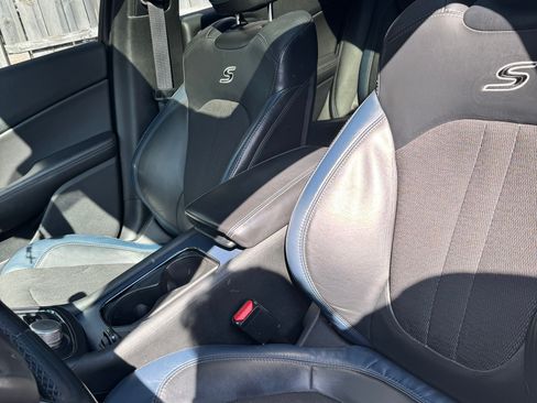 Used 2015 Chrysler 200 S w/ Navigation & Sound Group I FWD image 8