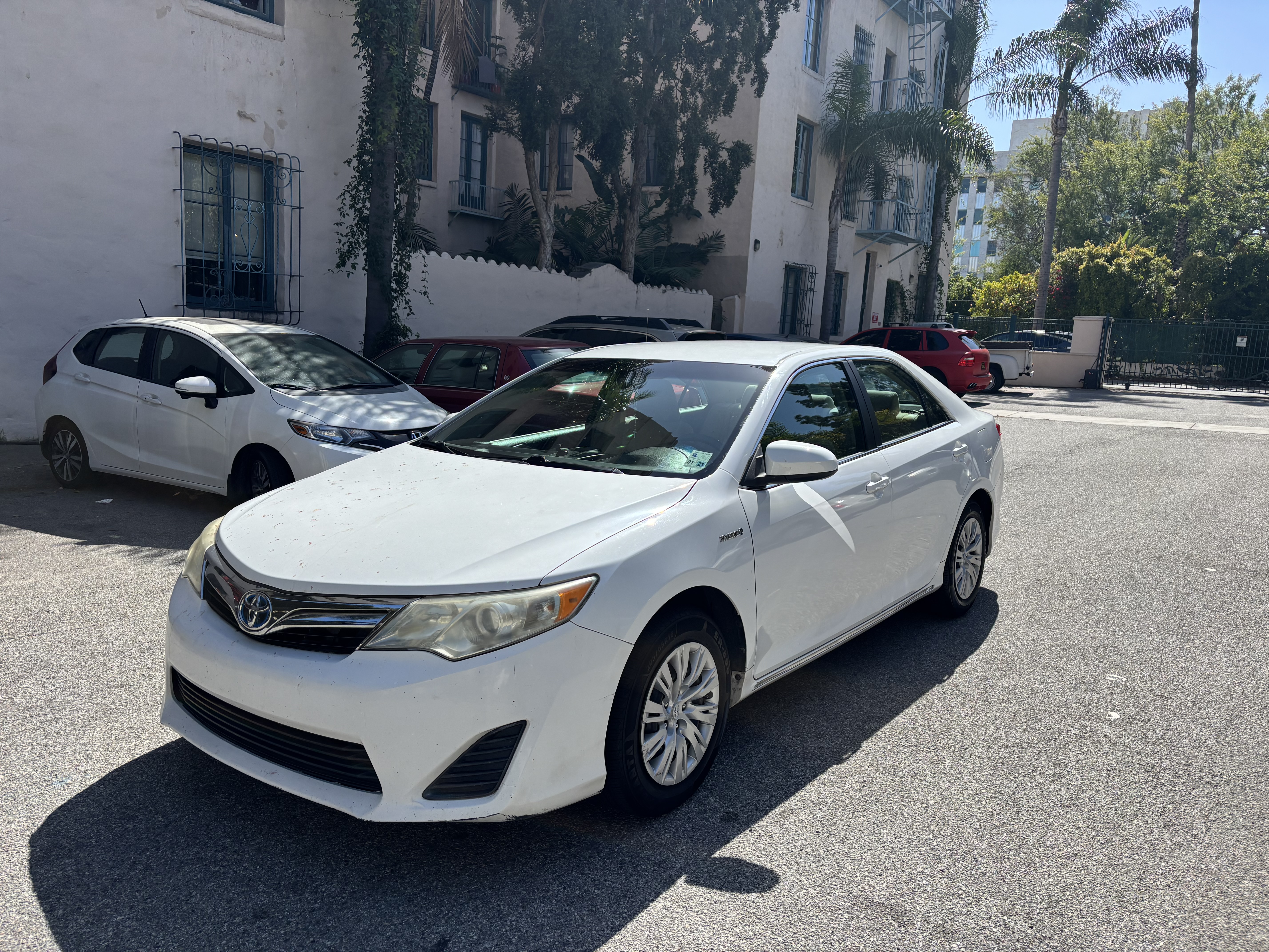 Used 2013 Toyota Camry LE FWD image 1