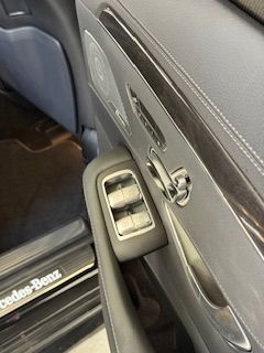 Used 2019 Mercedes-Benz S 560 Sedan image 9