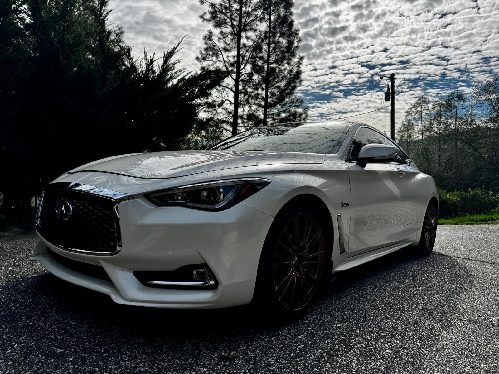 Used 2017 INFINITI Q60 Red Sport 400 RWD image 2