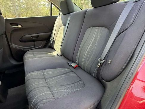 Used 2015 Chevrolet Sonic LT image 11