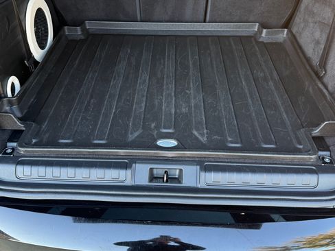 Used 2021 Land Rover Discovery S R-Dynamic image 25