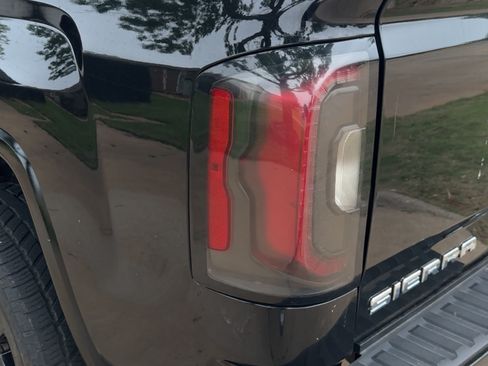 Used 2018 GMC Sierra 1500 SLT AWD/4WD image 13