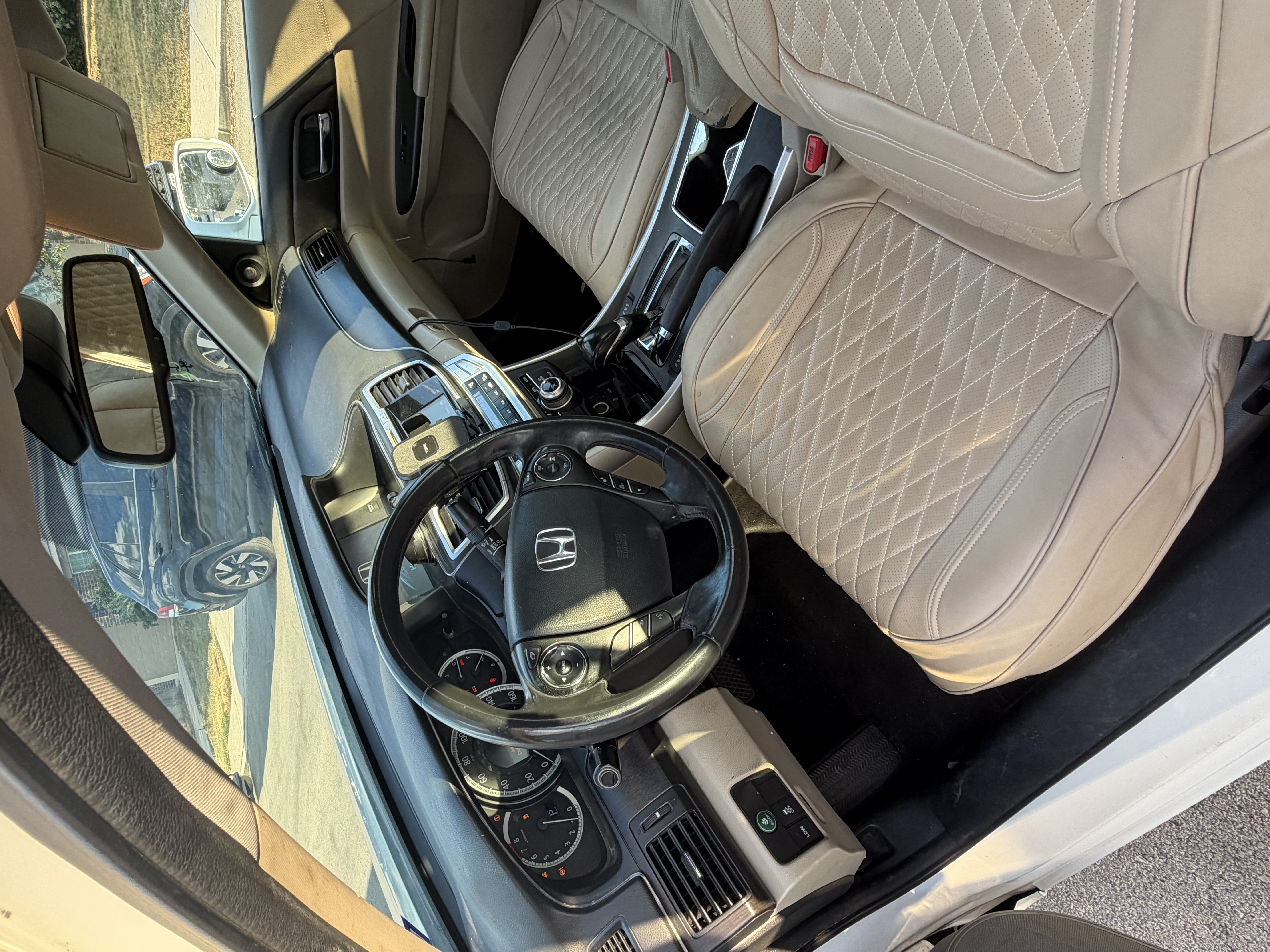 Used 2014 Honda Accord Touring image 6
