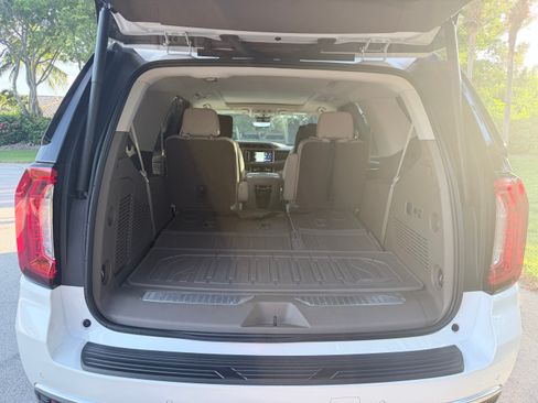 Used 2024 GMC Yukon Denali w/ Advanced Technology Package RWD image 10