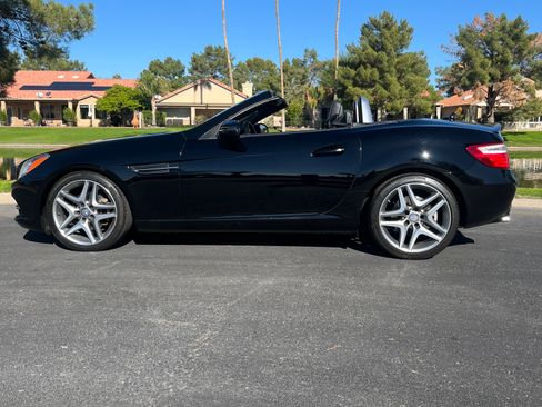 Used 2013 Mercedes-Benz SLK 250 image 8