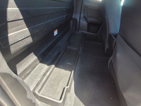 Used 2022 Toyota Tacoma SR image 13