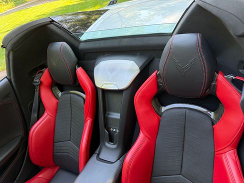 Used 2021 Chevrolet Corvette Stingray Premium Conv w/ Z51 Performance Package RWD image 14