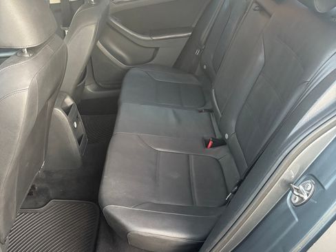 Used 2012 Volkswagen Jetta SEL FWD image 8
