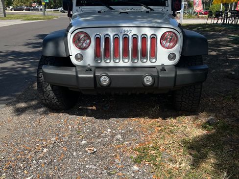 Used 2018 Jeep Wrangler Sport w/ Connectivity Group image 14