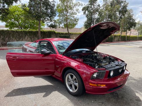 Used 2005 Ford Mustang GT image 13
