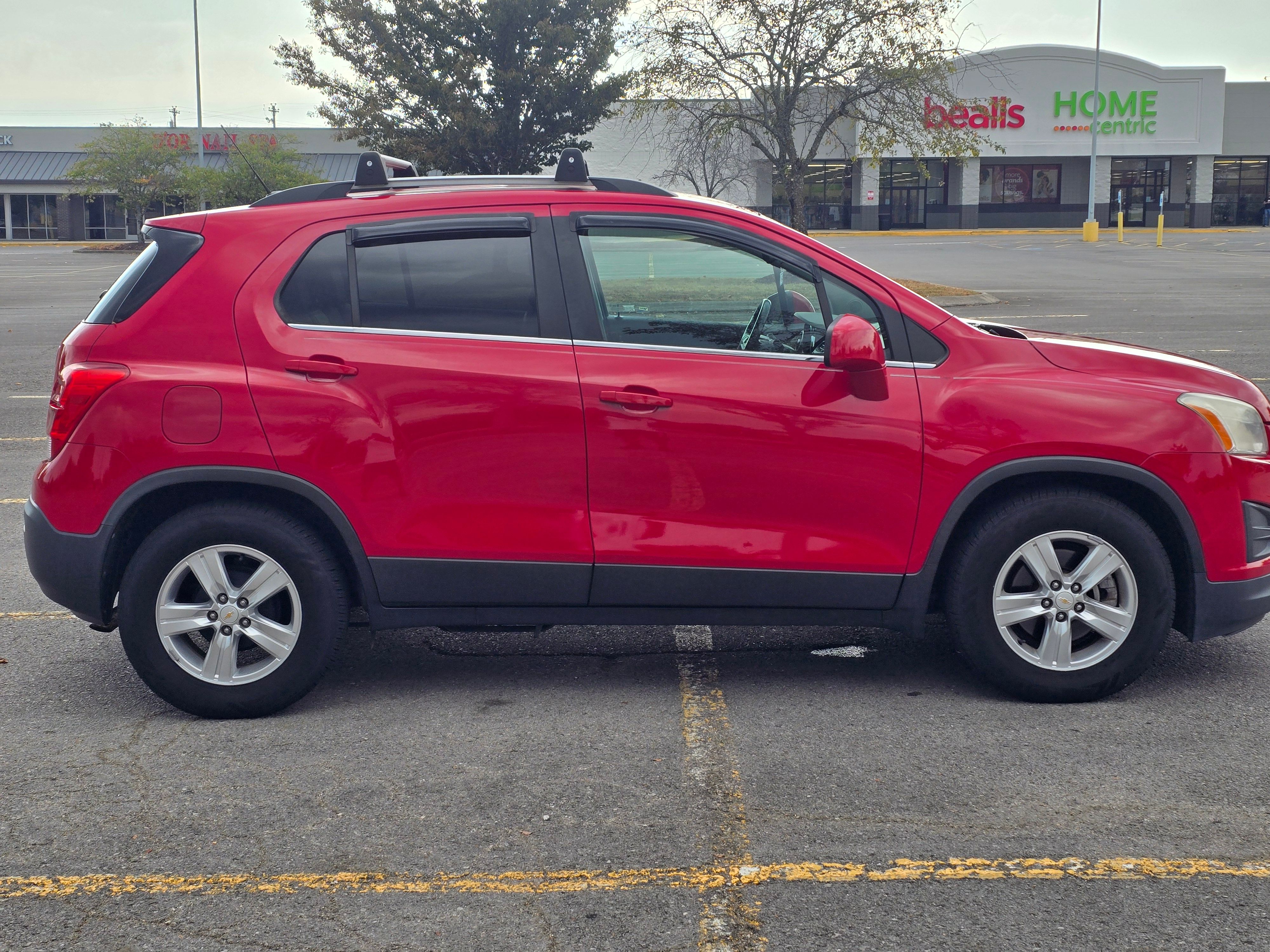 Used 2015 Chevrolet Trax LT w/ LT Plus Package FWD image 4
