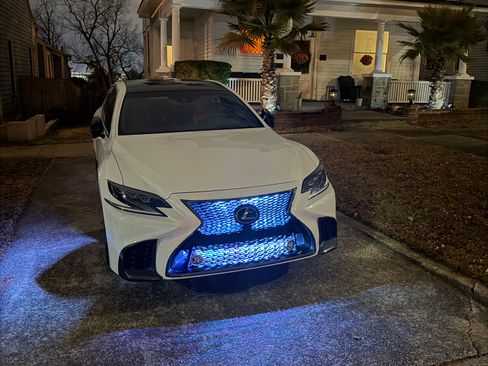 Used 2018 Lexus LS 500 F Sport w/ Accessory Package (Z2) RWD image 5