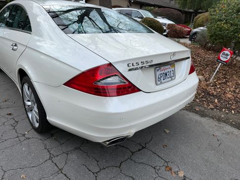 Used 2010 Mercedes-Benz CLS 550 image 15