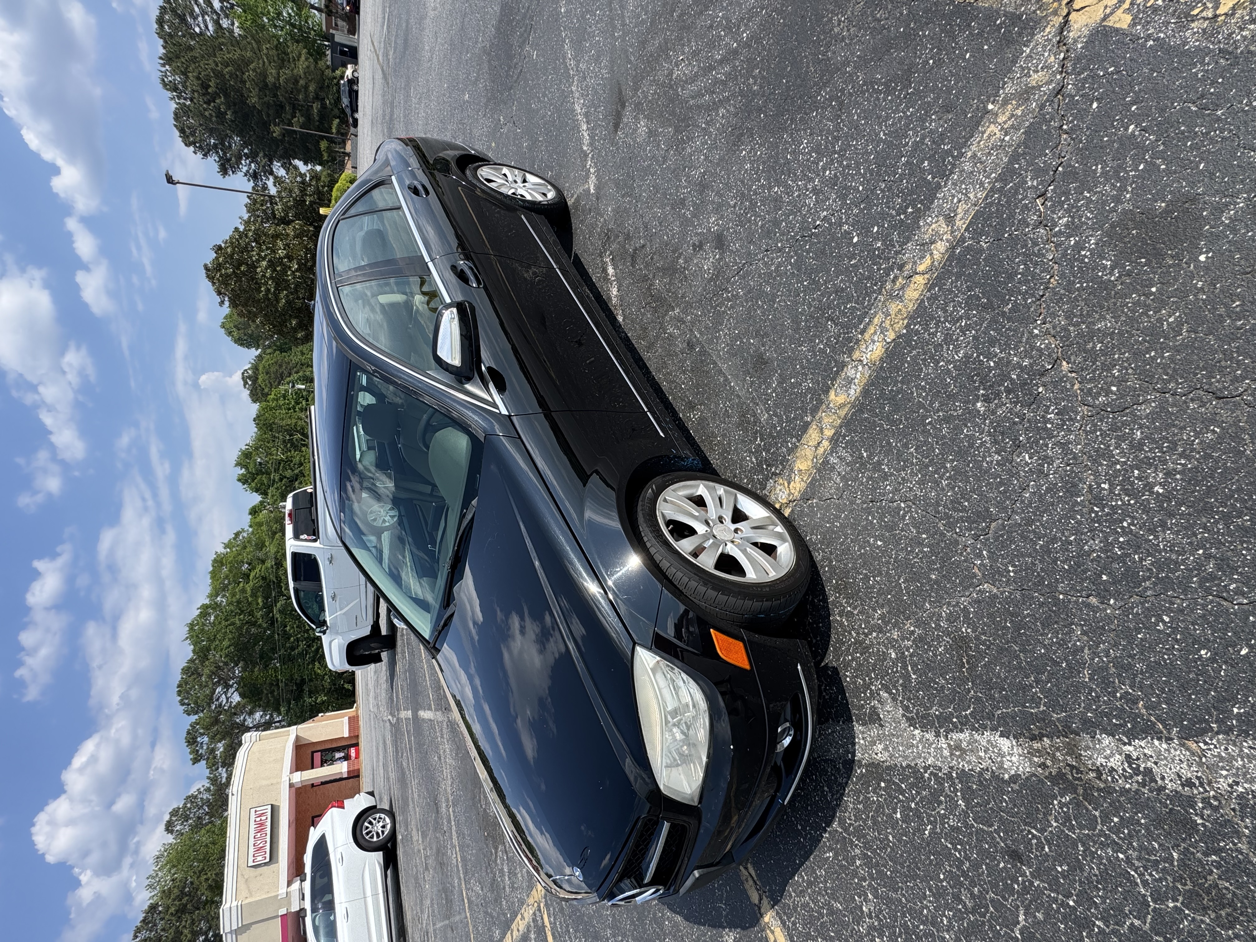 Used 2009 Mercedes-Benz C 300 4MATIC Sedan image 1