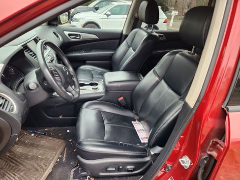 Used 2017 Nissan Pathfinder SL w/ SL Premium Package image 2