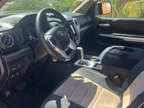 Used 2017 Toyota Tundra SR5 w/ SR5 Upgrade Package RWD image 16