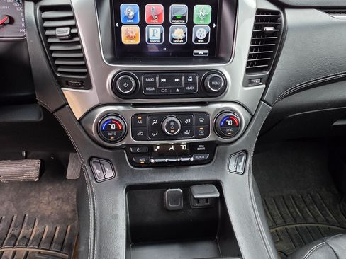 Used 2016 Chevrolet Suburban LT image 18