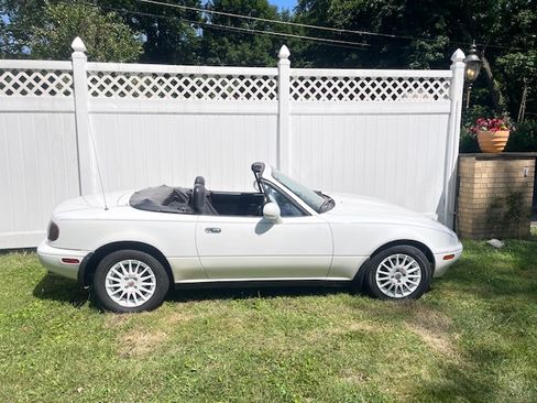 Used 1993 MAZDA MX-5 Miata RWD image 4