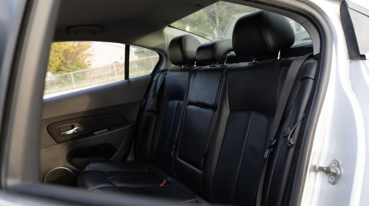 Used 2011 Chevrolet Cruze LT FWD image 12
