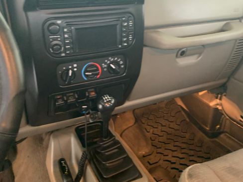 Used 2003 Jeep Wrangler Rubicon image 8