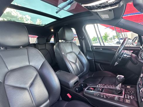 Used 2020 Porsche Macan S w/ Premium Package Plus AWD/4WD image 12